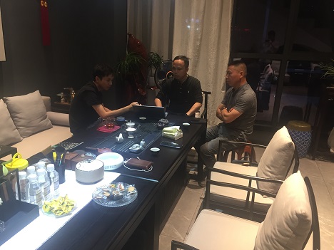 深夜討論系統上線方案